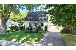 Nestled on a beautiful, tree lined street in East Hill, you'll find this spacious, charming, fully updated and lovingly renovated 3 bedroom home.