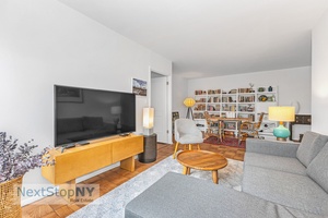 Sun Drenched City Living with Bridge Views At Apartment 25K Welcome to the bright, inviting charm of Apartment 25K a beautifully converted junior one bedroom with partial views of the ...