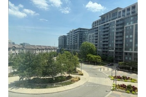 Unobstructed East View of Courtyard.