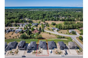 Located in the Desirable Community of Wasaga Sands !