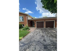 MAIN LEVEL ONLY. Bright and spacious three bedroom, one bath main floor unit in a prime Waterloo location near the universities and all amenities.