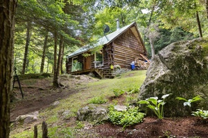Welcome to your private off grid escape !