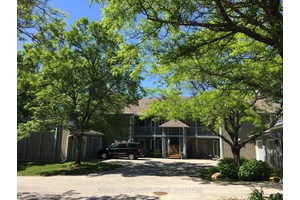 IMMACULATE GROUND FLOOR GARDENHOUSE IN LIGHTHOUSE POINT.