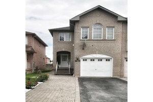 Stunning, Spacious and Bright 3 Bed, 3 Bath Upper Level Semi in Meadowvale Village !
