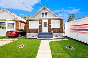 Absolutely Stunning, Fully Renovated Detached Home in Central Oshawa !