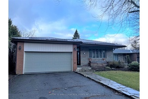 Presenting A Stunning amp ; Stylishly Upgraded Backsplit In The Heart Of Old Unionville.