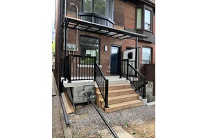 Location ! close to Bloor St, 3 storey house, 2nd floor amp ; 3rd floor for lease, from top to the bottom completely renovated, total 4 bedrooms, 2 bedrooms on ...