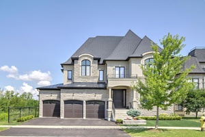 Luxurious executive home for rent in prime King City 3 car garage, about 5, 000 sq ft of sophistication !