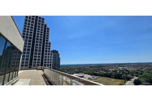 Welcome to Unit 711 at 55 Elm Drive West Where Space Meets City Living.