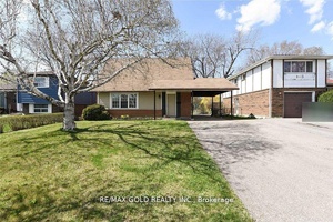 Welcome to this charming family home located at 3657 Woodruff Crescent, Mississauga.