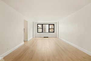 Fresh amp ; Sophisticated Fully Renovated Studio SPONSOR UNIT NO BOARD APPROVAL !