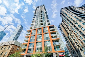 Executive 3 Bed 2 Bath Suite, Open Concept Boutique Style Corner Unit Facing South East With Spectacular South Lake View amp ; 2 Huge Balconies With Unobstructed View Of Toronto ...