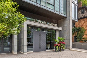 Modern City Living At Its Best In The Perry, An Exclusive Boutique Building Nestled On A Peaceful Side Street In The Prestigious Annex Yorkville Area.