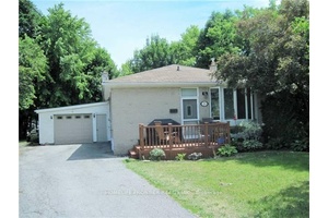 Very Well Maintained 2 Bedroom Basement Apartment Only For Rent In The Heart Of Aurora Highlands Yonge And Henderson, Private Entrance.