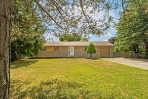 Welcome to 28 Pinewood Crescent in the north end of Pontypool with a detached 2 1bedroom bungalow with full walkout basement and attached single garage.