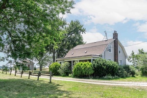 Ancaster BEAUTY with room to breathe from your neighbours !