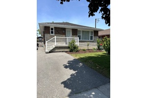 Located In Oshawa's Beautiful Lakeview Community.