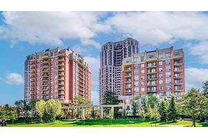 Introducing the Mansions of Avondale, This bright and well kept 2 bedroom Unit is in a LOW RISE building with Full Amenities.