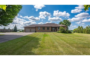 Welcome to your peaceful country escape over an acre of land just minutes from town.