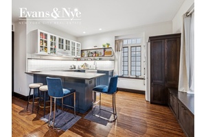 A charming two bedroom and one bathroom apartment is available to purchase for the first time following an exquisite renovation with the finest finishes and materials throughout.