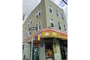 Good investment ! Now's the time to own this complex of stores and rental apartments properties that are located on a busy White Plains Rd.