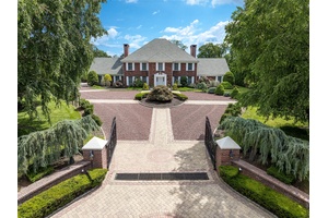 An Iconic Georgian Colonial in Scarsdale s Estate Section.