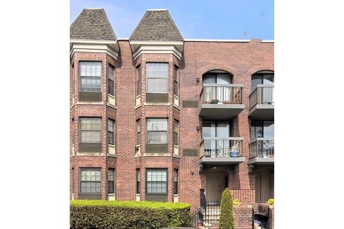 View of apartment building / complex