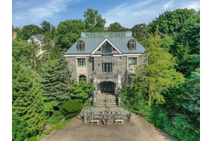 Luxurious 5 Bedroom Estate with Unrivaled Hudson River Views Perched atop a private bluff with sweeping, unobstructed views of the majestic Hudson River, this exceptional 5 bedroom, 7 bath estate ...