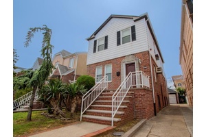 Move In Ready Manhattan Beach Home with Bay Views, Finished Basement amp ; Private Driveway Welcome to this beautifully maintained, fully detached one family side hall duplex in the heart ...