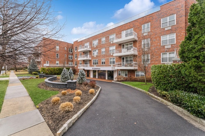 View of apartment building / complex