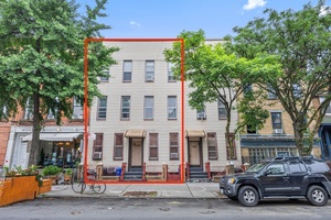 Unique 6 Family in Prime Williamsburg !