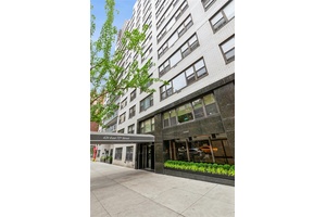 Charming 1 Bedroom Co op at 420 East 72nd Street 16E Discover an exceptional opportunity to own a piece of the Upper East Side at 420 East 72nd Street, Apartment ...