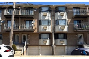 This Condo Style Home Features 2 Bedrooms, 2 Full Baths and Formal Dining Room.