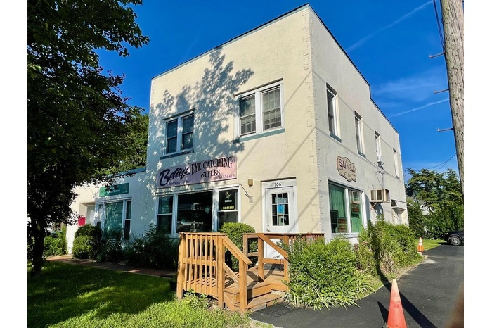 5 total units, 4440 SF, in the heart of downtown Greenwood Lake.