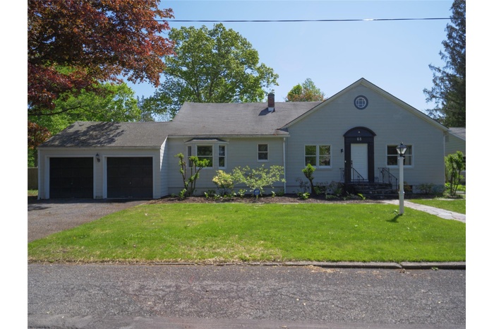 Rhinebeck Village Gem!