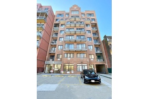Great Location ! ! ! Beautiful Condo Located In The Center Of Flushing, Features 2 Bedrooms, 2 Baths, 2 Balconies amp ; Kitchen.