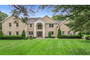 La Isabella A Gracious 2 Acre Estate In Prestigious Upper Brookville Offering Timeless Colonial Architecture With Modern Luxury.