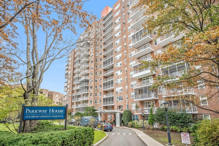 Welcome to 3530 Henry Hudson Parkway!
