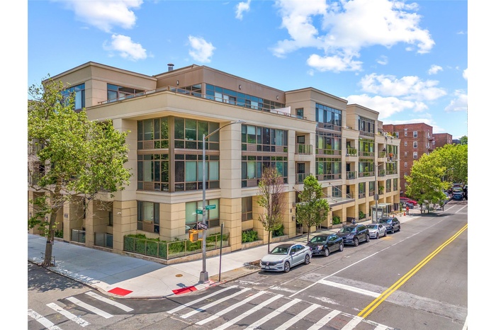 View of apartment building / complex