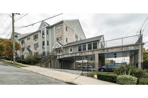 304 Warburton Ave 3A in Yonkers, NY, is a charming and very spacious unit located within the Lamartine Heights neighborhood.