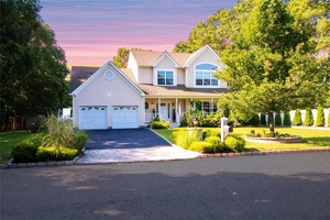 Welcome to 4 Dixon Street.