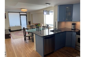 Live in the luxury of Kew Gardens with Spectacular Manhattan views.