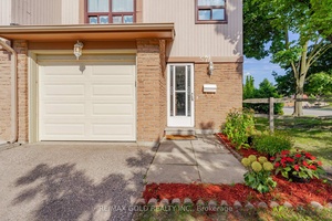 Welcome to 57 Guildford Cres.