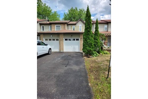 3BR Townhouse located at a very convenient location, close to grocery stores, minutes to Hwy401.