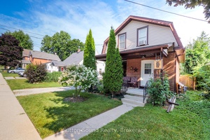 Cozy, Quaint amp ; Economical The Perfect Starter or Downsize Opportunity !