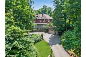 A beautiful blend of Victorian and Craftsman design eras, Rockledge at Harriman is a masterpiece of architectural style.