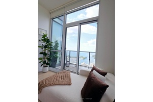 Presenting an exceptional corner Penthouse residence with unobstructed southwest views of the Marina, ideally situated in the scenic lakeside community of Humber Bay Shores.