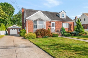 Welcome to 10 Greenville Ct.