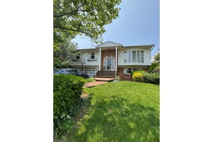 Welcome to this Spacious 5 Bedroom, 3 Bathroom Home in Prime North Woodmere Woodmere Hewlett School District 14 Come check out this beautifully updated home in the prime of North ...