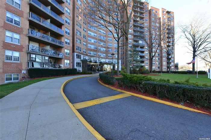 View of home's community